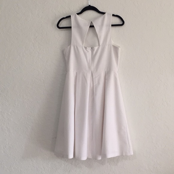 White Cocktail dress - Picture 3 of 4